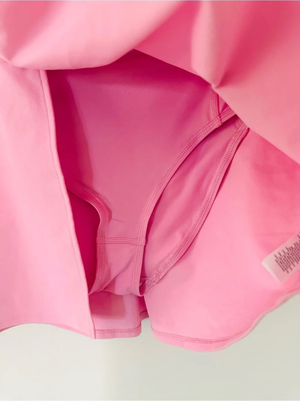 Alo Yoga - Alosoft Backspin Skirt in Sweet Pink Limited edition color, size XS
